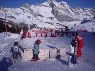  Piou Piou 俱乐部的滑雪课程 